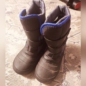 Snow boots winter boots kids size 13